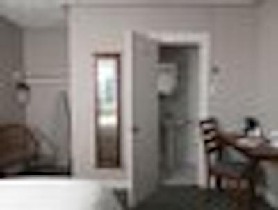 هوارد جهنسُن بلونس این اند سویتز