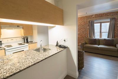 ل پرت ریال اند سویتز