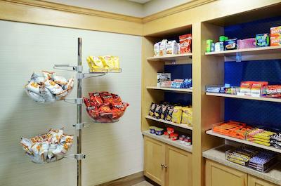 هامپتون این اند سویتز بای هیلتون ساینت جهن