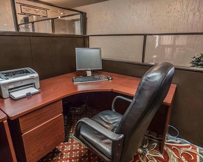 کوالیتی این اند کنفرنس سنتر نرد هیل