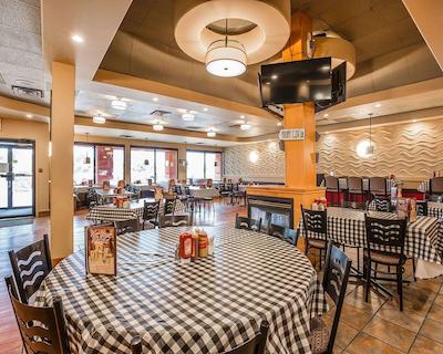 کوالیتی این اند کنفرنس سنتر نرد هیل