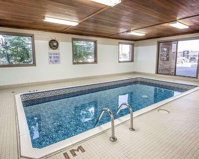 کوالیتی این اند کنفرنس سنتر نرد هیل