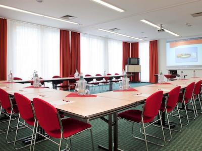 ایبیز مینز سیتی هتل