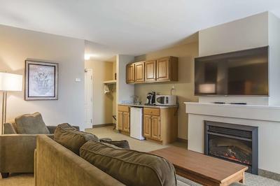 امستردام این اند سویتز فردریکتون