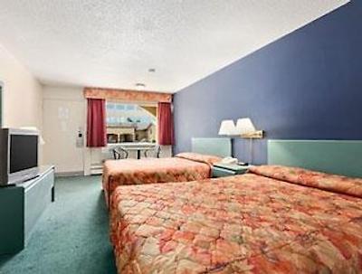 سوپر 8 ویلیج کالگاری