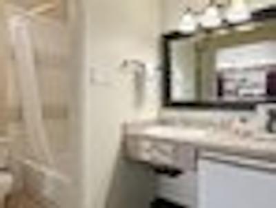 سوپر 8 ویلیج کالگاری