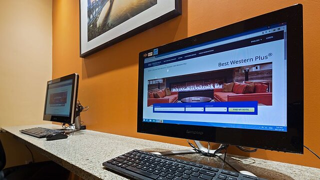 بست وسترن پلاس گاتینیو-اُتاوا