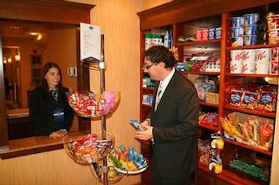 هامپتون این اند سویتز بای هیلتون منکتون