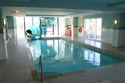 هامپتون این اند سویتز بای هیلتون منکتون