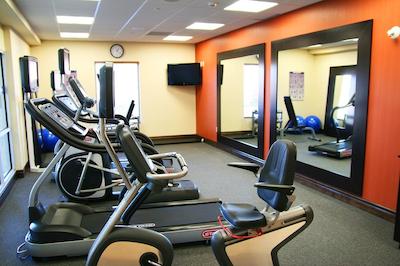 هامپتون این اند سویتز بای هیلتون منکتون