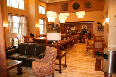 هامپتون این اند سویتز بای هیلتون منکتون