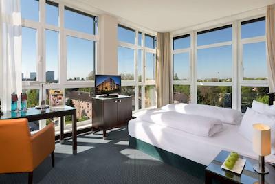 فلمینگز کنفرنس هتل فرانکفورت