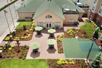 هموود سویتز ترنتو-اُاکویل