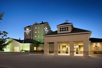 هموود سویتز ترنتو-اُاکویل