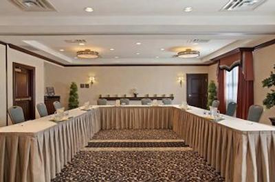 هموود سویتز ترنتو-اُاکویل