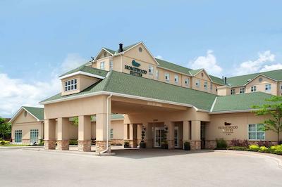 هموود سویتز ترنتو-اُاکویل