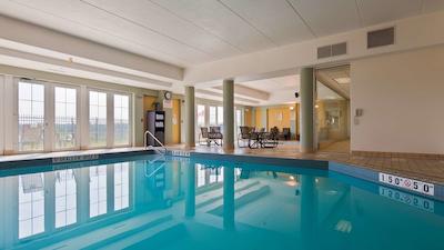 بست وسترن پلاس اُرانجویل این اند سویتز