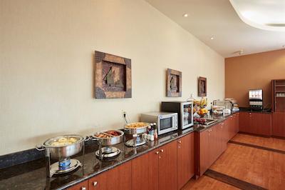 بست وسترن پلاس اُرانجویل این اند سویتز