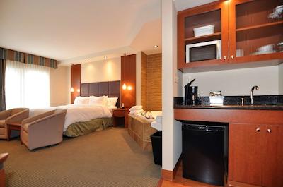 بست وسترن پلاس اُرانجویل این اند سویتز