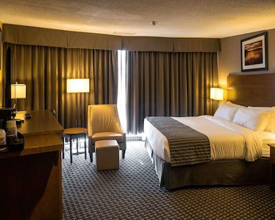 کلارین این لاکسید اند کنفرنس سنتر