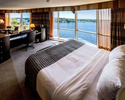 کلارین این لاکسید اند کنفرنس سنتر