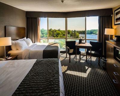 کلارین این لاکسید اند کنفرنس سنتر