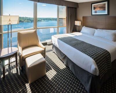 کلارین این لاکسید اند کنفرنس سنتر