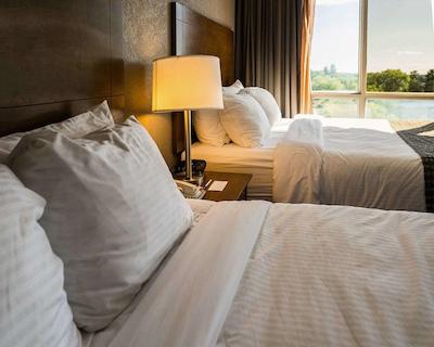 کلارین این لاکسید اند کنفرنس سنتر