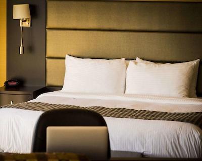 کلارین این لاکسید اند کنفرنس سنتر