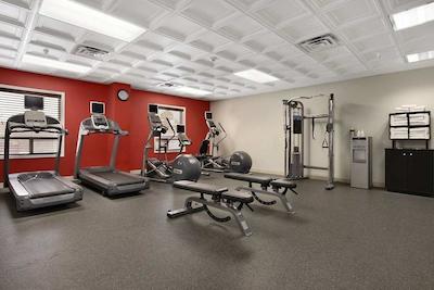 هامپتون این اند سویتز ادمنتون وست