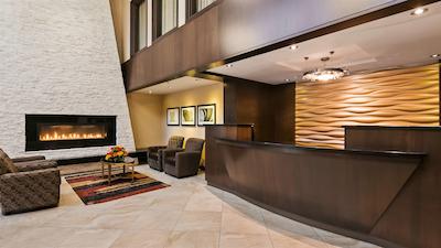 بست وسترن پلاس ادمنتون آیرپرت هتل