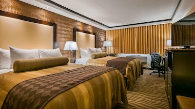 بست وسترن پلاس ادمنتون آیرپرت هتل