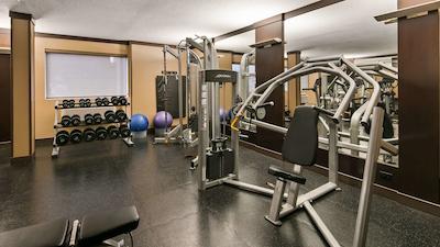 بست وسترن پلاس ادمنتون آیرپرت هتل