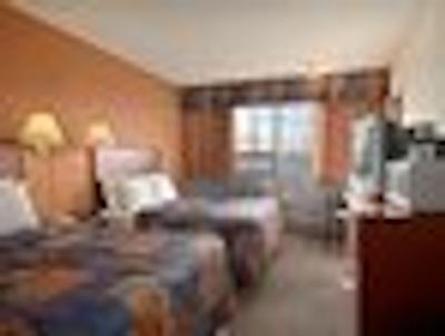 بست وسترن پلاس ادمنتون آیرپرت هتل