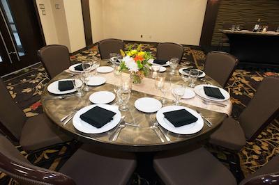 بست وسترن پلاس ادمنتون آیرپرت هتل