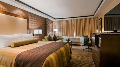 بست وسترن پلاس ادمنتون آیرپرت هتل