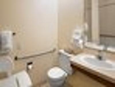 سوپر 8 بای ویندهام اسلاو لاک اب