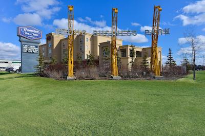 هامپتون این اند سویتز بای هیلتون ادمنتون اینترنیشنال آیرپرت