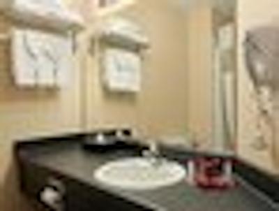 رامادا ادمنتون اینترنیشنال آیرپرت