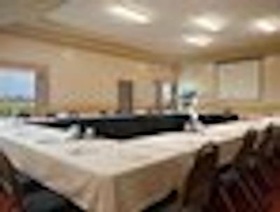 رامادا ادمنتون اینترنیشنال آیرپرت