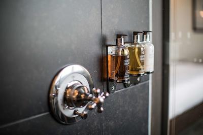 ل جرمین هتل کبک