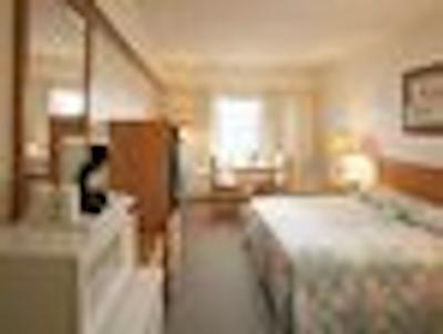 تراولج پرینس گئورج گولدکاپ بک