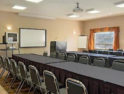 رامادا بای ویندهام بروکز