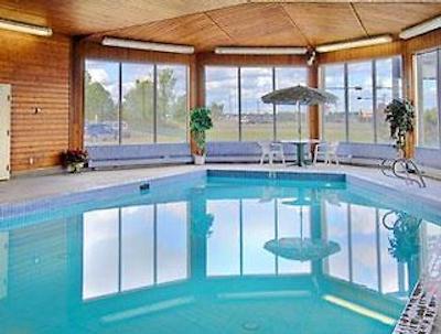 رامادا بای ویندهام استونی پلین هتل اند سویتز