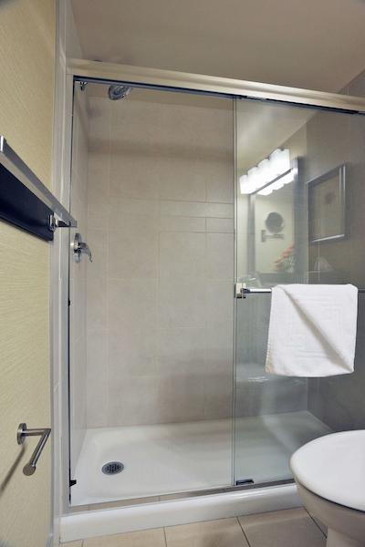 بست وسترن پرمیر دنهام این اند سویتز