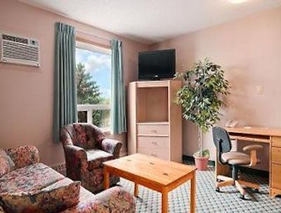 تراولج ادمنتون آیرپرت