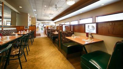 تراولج بای ویندهام ابتسفرد باکرویو