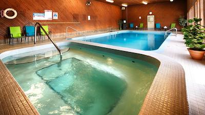 تراولج بای ویندهام ابتسفرد باکرویو