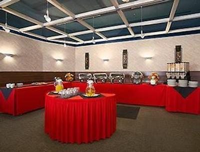 رامادا هتل اند گولف دم-ساسکاتون