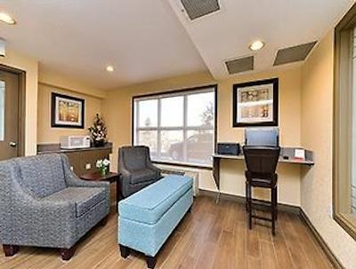 سوپر 8 کالگاری/آیرپرت